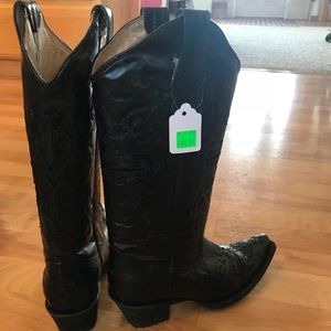 Gorgeous snip toes boots